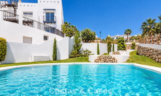 Penthouse duplex contemporain à vendre dans un complexe résidentiel de style méditerranéenà El Paraiso, Marbella - Benahavís 807305 
