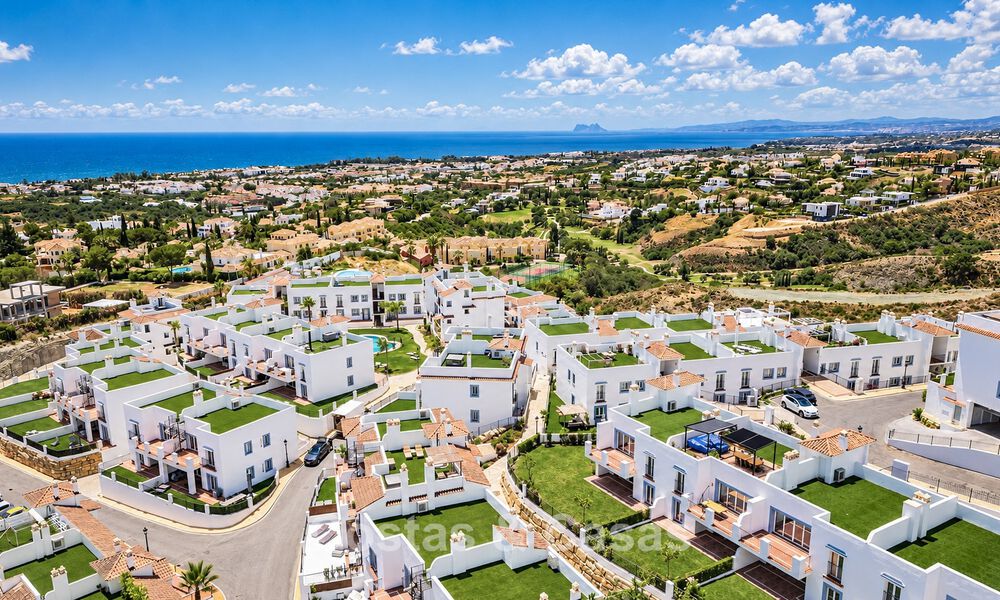 Penthouse duplex contemporain à vendre dans un complexe résidentiel de style méditerranéenà El Paraiso, Marbella - Benahavís 807307