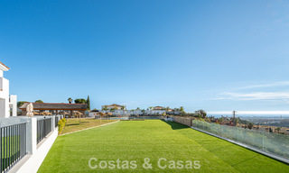 Penthouse duplex contemporain à vendre dans un complexe résidentiel de style méditerranéenà El Paraiso, Marbella - Benahavís 807309 