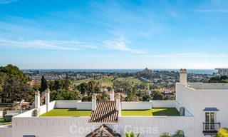 Penthouse duplex contemporain à vendre dans un complexe résidentiel de style méditerranéenà El Paraiso, Marbella - Benahavís 807316 