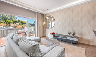 Penthouse duplex contemporain à vendre dans un complexe résidentiel de style méditerranéenà El Paraiso, Marbella - Benahavís 807331 