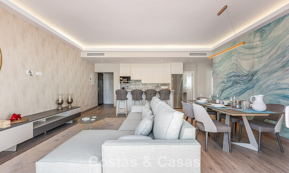 Penthouse duplex contemporain à vendre dans un complexe résidentiel de style méditerranéenà El Paraiso, Marbella - Benahavís 807334