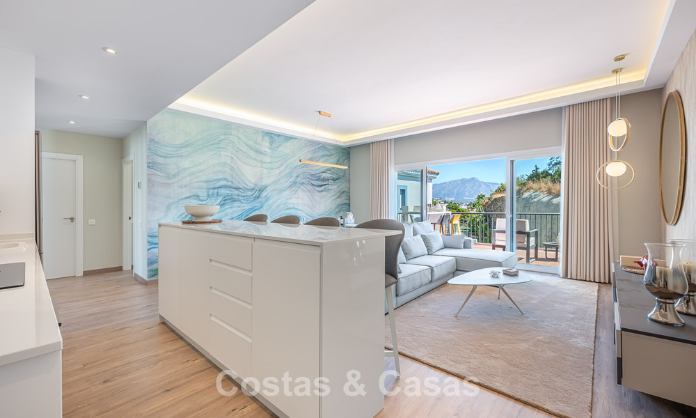 Penthouse duplex contemporain à vendre dans un complexe résidentiel de style méditerranéenà El Paraiso, Marbella - Benahavís 807338