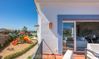 Penthouse duplex contemporain à vendre dans un complexe résidentiel de style méditerranéenà El Paraiso, Marbella - Benahavís 807345 