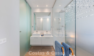 Penthouse duplex contemporain à vendre dans un complexe résidentiel de style méditerranéenà El Paraiso, Marbella - Benahavís 807351 