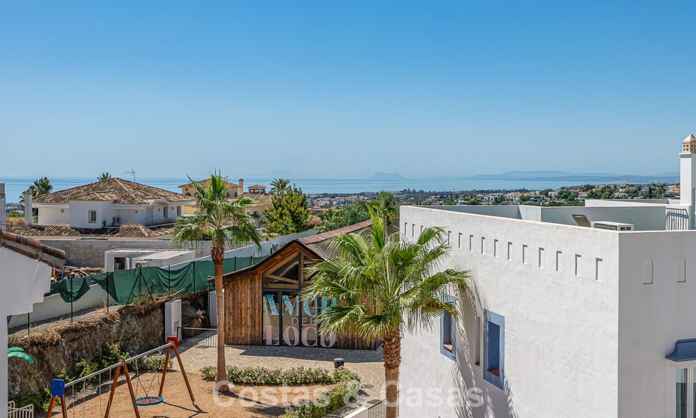 Penthouse duplex contemporain à vendre dans un complexe résidentiel de style méditerranéenà El Paraiso, Marbella - Benahavís 807356