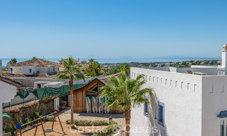 Penthouse duplex contemporain à vendre dans un complexe résidentiel de style méditerranéenà El Paraiso, Marbella - Benahavís 807356 