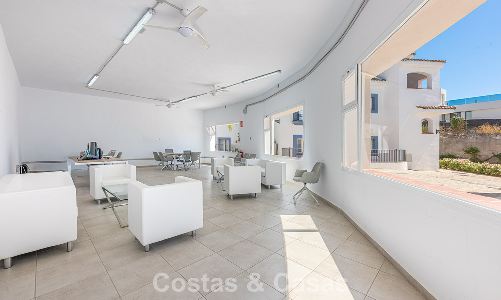 Penthouse duplex contemporain à vendre dans un complexe résidentiel de style méditerranéenà El Paraiso, Marbella - Benahavís 807359