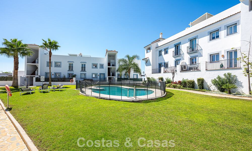 Penthouse duplex contemporain à vendre dans un complexe résidentiel de style méditerranéenà El Paraiso, Marbella - Benahavís 807360