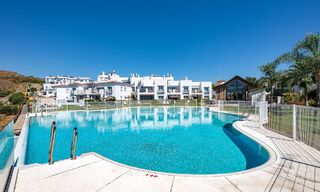 Penthouse duplex contemporain à vendre dans un complexe résidentiel de style méditerranéenà El Paraiso, Marbella - Benahavís 807366 