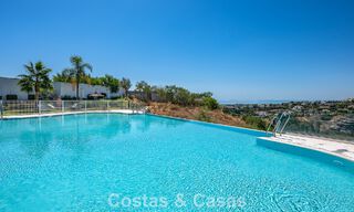 Penthouse duplex contemporain à vendre dans un complexe résidentiel de style méditerranéenà El Paraiso, Marbella - Benahavís 807370 