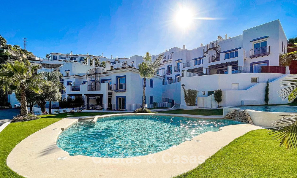 Penthouse duplex contemporain à vendre dans un complexe résidentiel de style méditerranéenà El Paraiso, Marbella - Benahavís 807382
