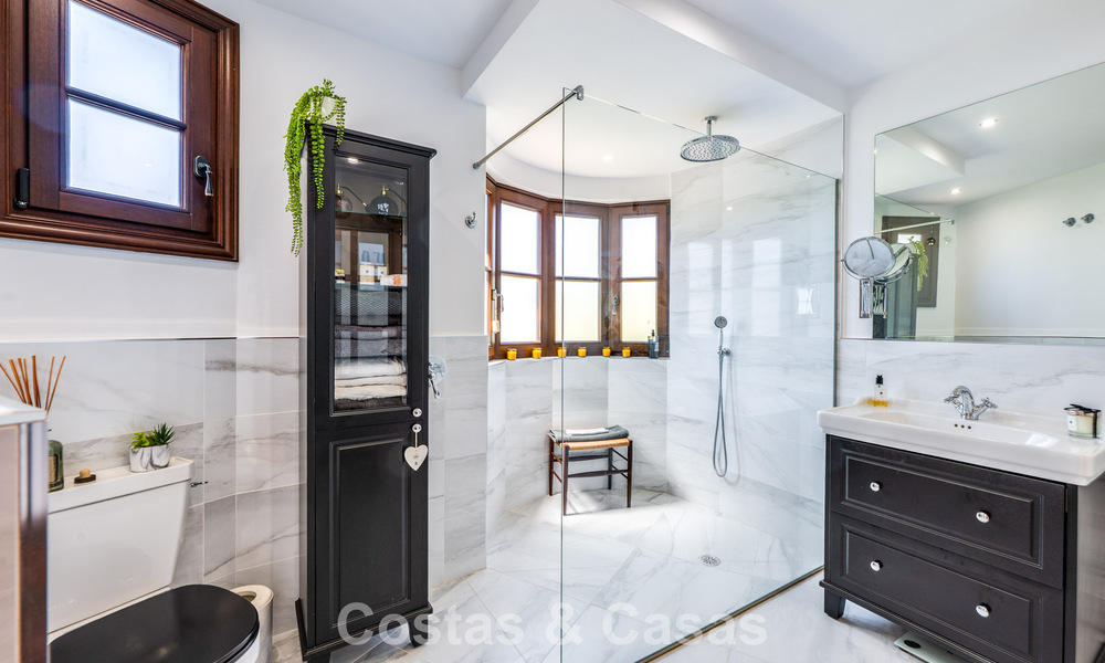 Spacieuse villa familiale méditerranéenne à vendre sur le New Golden Mile entre Marbella et Estepona 807250