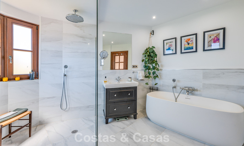 Spacieuse villa familiale méditerranéenne à vendre sur le New Golden Mile entre Marbella et Estepona 807251