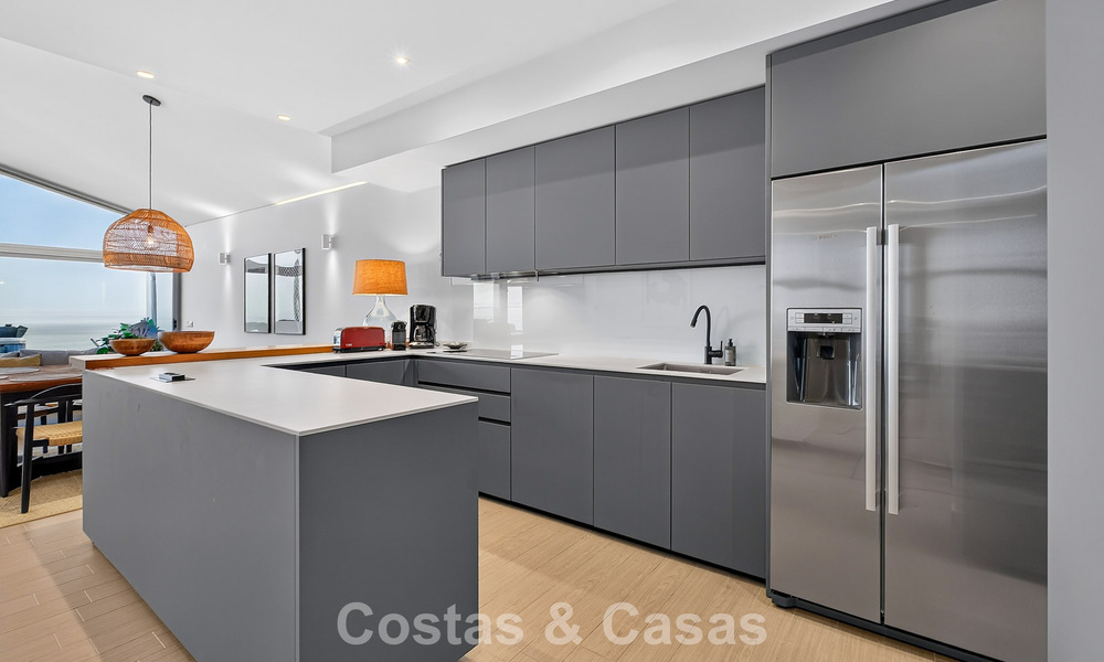 Penthouse d’angle exclusif avec vue panoramique sur la mer à vendre à El Higueron, Benalmádena, Costa del Sol 807384