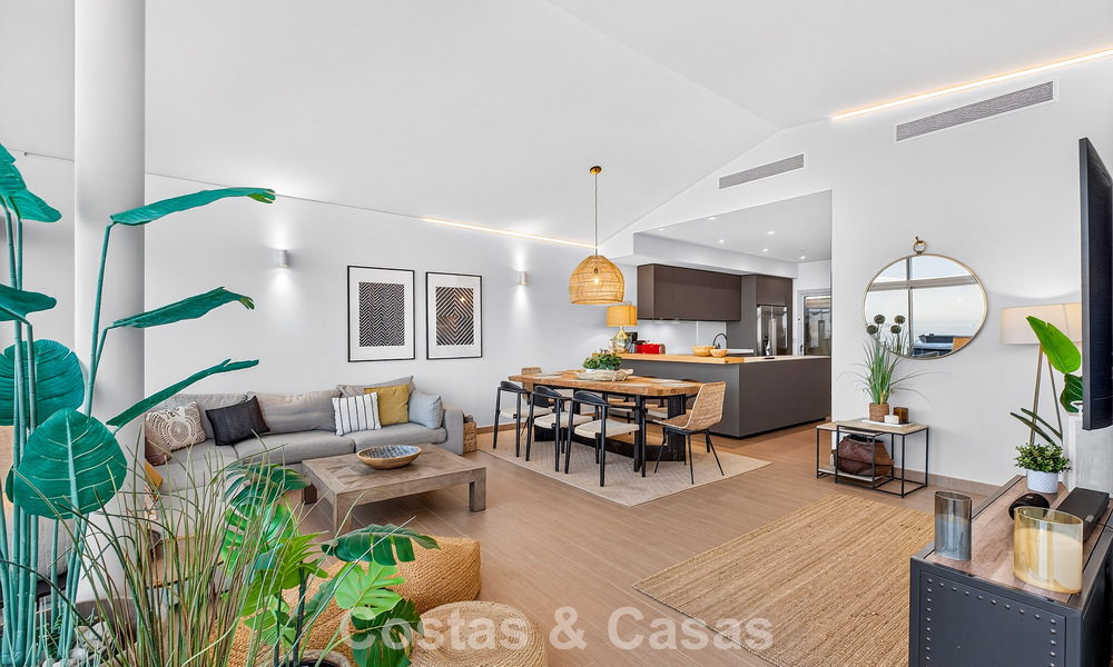 Penthouse d’angle exclusif avec vue panoramique sur la mer à vendre à El Higueron, Benalmádena, Costa del Sol 807392