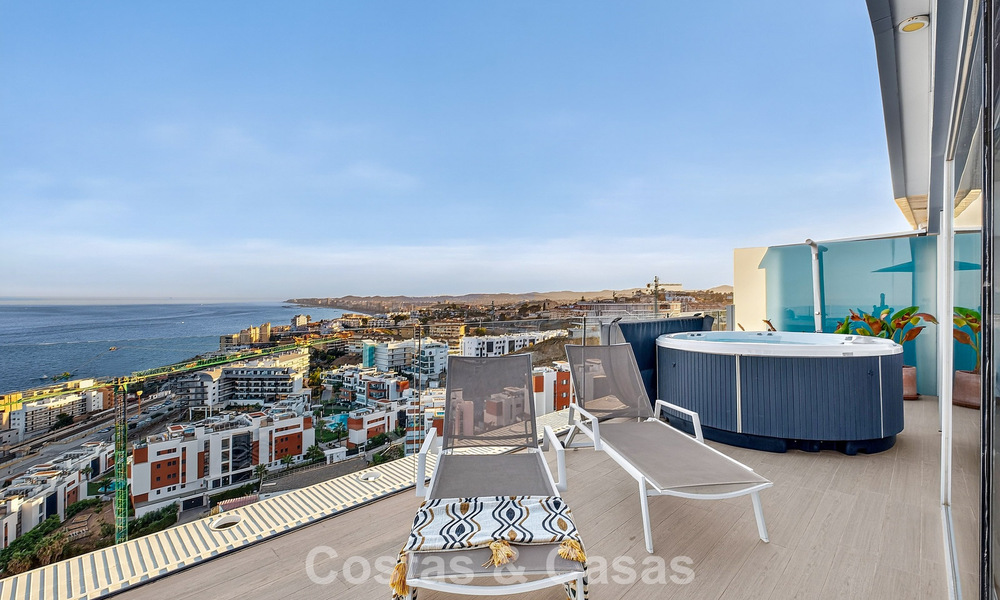 Penthouse d’angle exclusif avec vue panoramique sur la mer à vendre à El Higueron, Benalmádena, Costa del Sol 807404