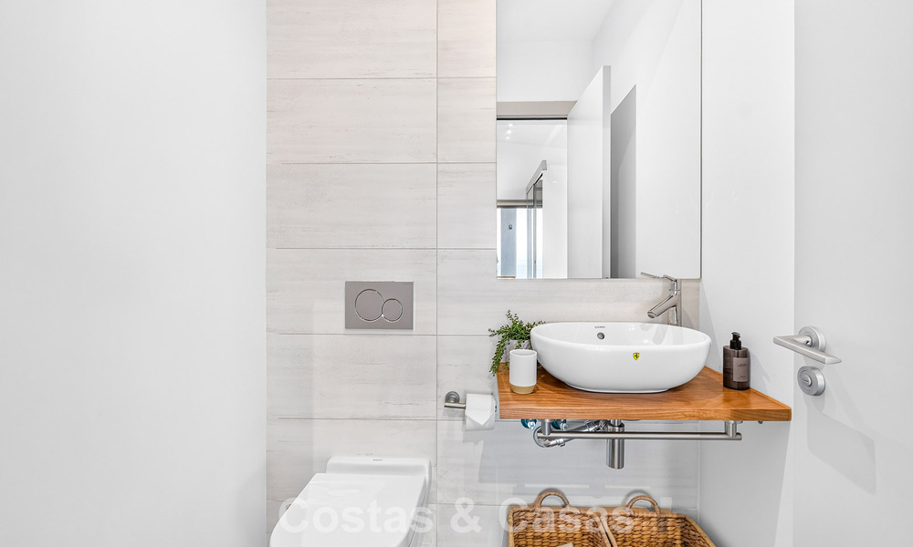 Penthouse d’angle exclusif avec vue panoramique sur la mer à vendre à El Higueron, Benalmádena, Costa del Sol 807411