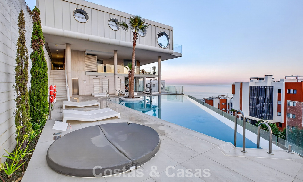 Penthouse d’angle exclusif avec vue panoramique sur la mer à vendre à El Higueron, Benalmádena, Costa del Sol 807418