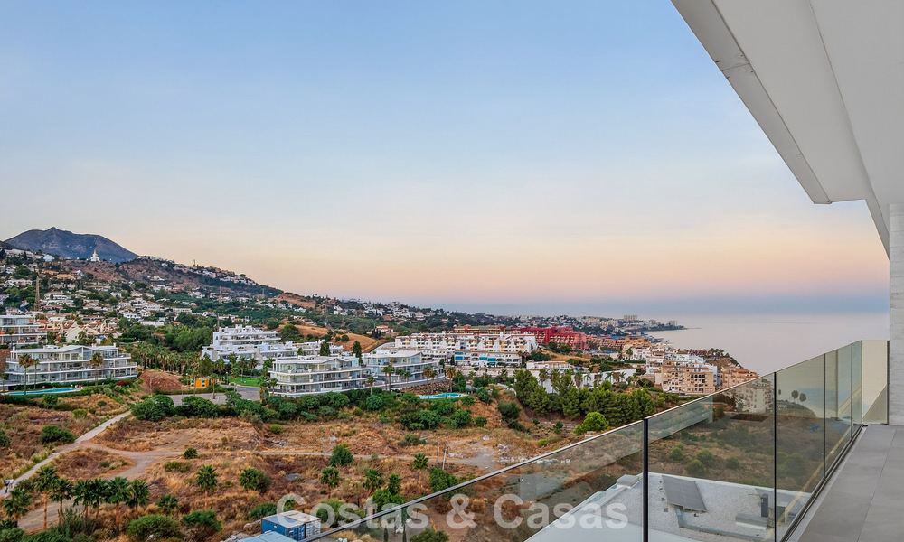 Penthouse d’angle exclusif avec vue panoramique sur la mer à vendre à El Higueron, Benalmádena, Costa del Sol 807420