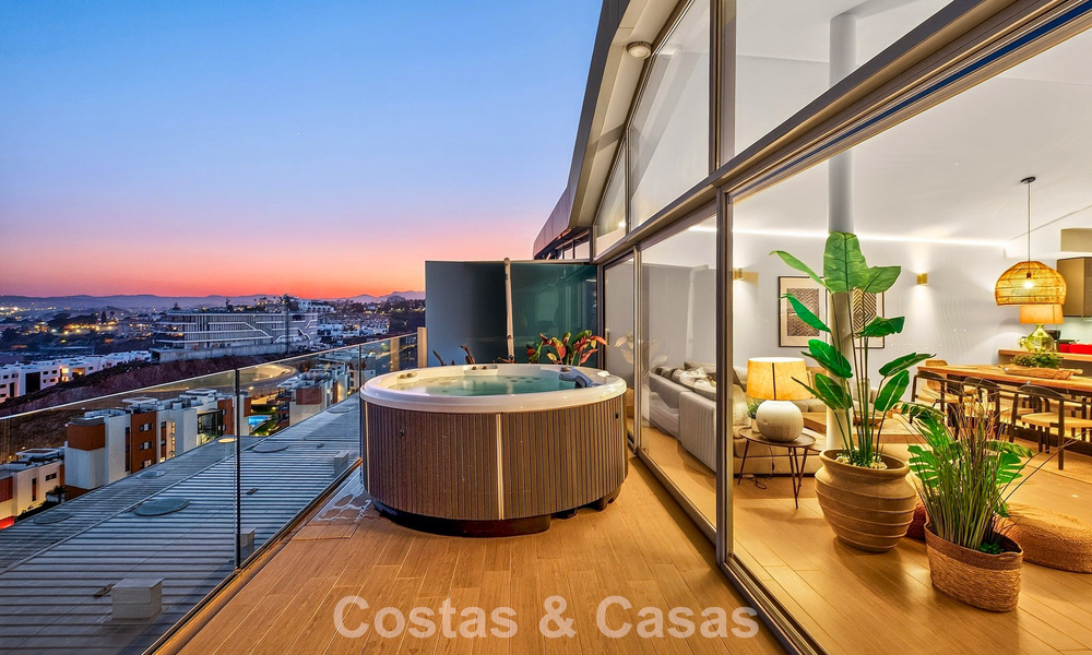 Penthouse d’angle exclusif avec vue panoramique sur la mer à vendre à El Higueron, Benalmádena, Costa del Sol 807431