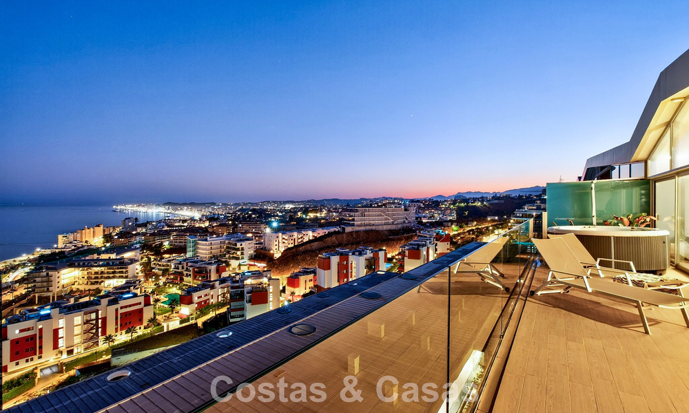 Penthouse d’angle exclusif avec vue panoramique sur la mer à vendre à El Higueron, Benalmádena, Costa del Sol 807434