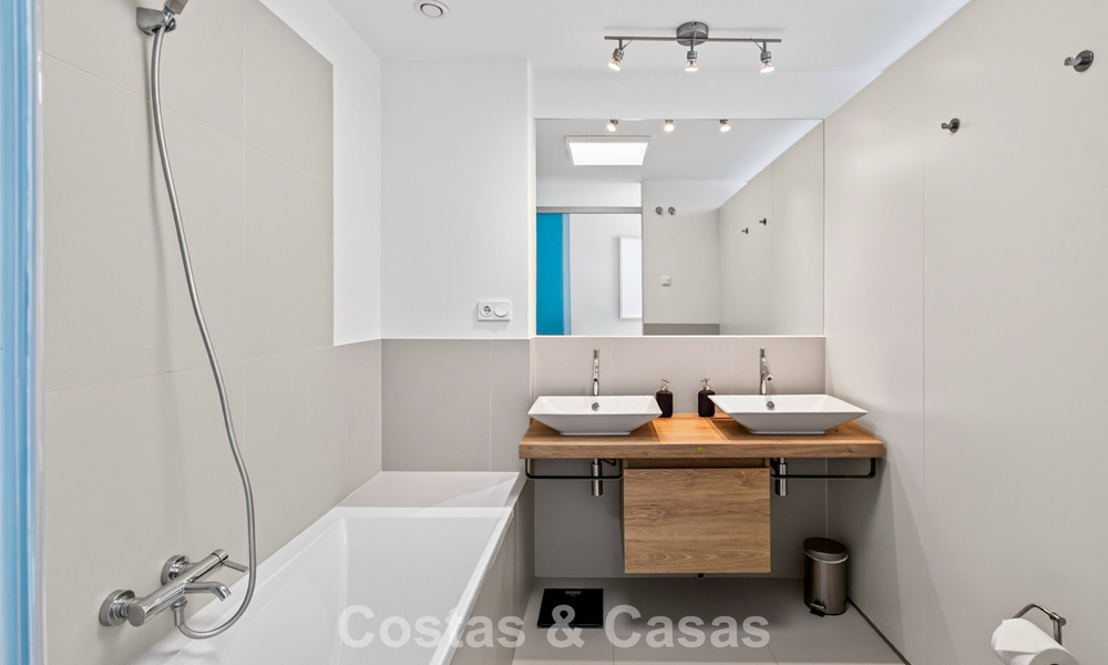 Élégant appartement d’angle avec vue imprenable sur la mer à vendre à El Higuerón, Fuengirola, Costa del Sol 807531