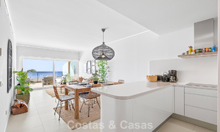 Élégant appartement d’angle avec vue imprenable sur la mer à vendre à El Higuerón, Fuengirola, Costa del Sol 807538 