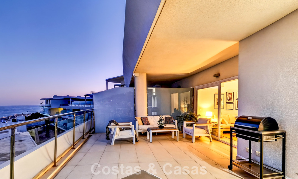 Élégant appartement d’angle avec vue imprenable sur la mer à vendre à El Higuerón, Fuengirola, Costa del Sol 807540