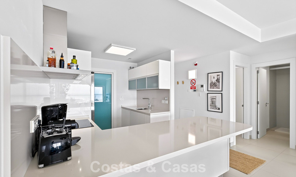 Élégant appartement d’angle avec vue imprenable sur la mer à vendre à El Higuerón, Fuengirola, Costa del Sol 807544