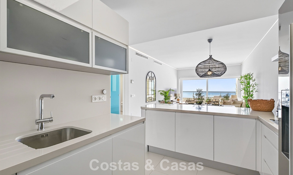 Élégant appartement d’angle avec vue imprenable sur la mer à vendre à El Higuerón, Fuengirola, Costa del Sol 807546