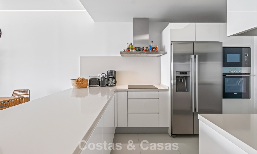 Élégant appartement d’angle avec vue imprenable sur la mer à vendre à El Higuerón, Fuengirola, Costa del Sol 807547