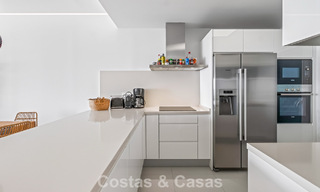 Élégant appartement d’angle avec vue imprenable sur la mer à vendre à El Higuerón, Fuengirola, Costa del Sol 807547 