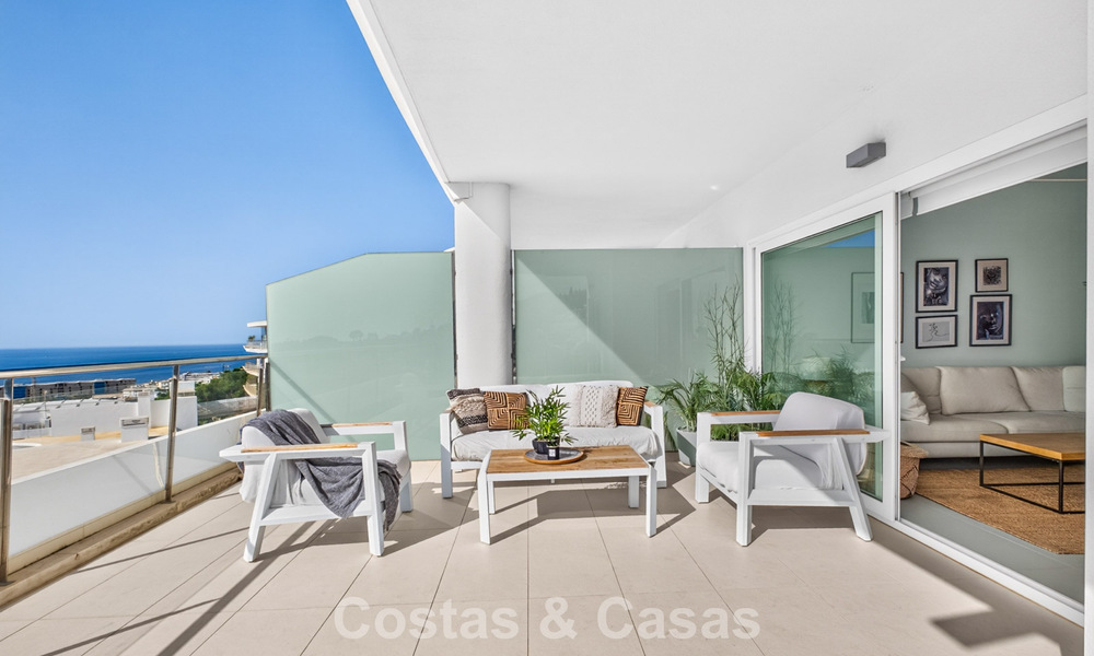 Élégant appartement d’angle avec vue imprenable sur la mer à vendre à El Higuerón, Fuengirola, Costa del Sol 807549