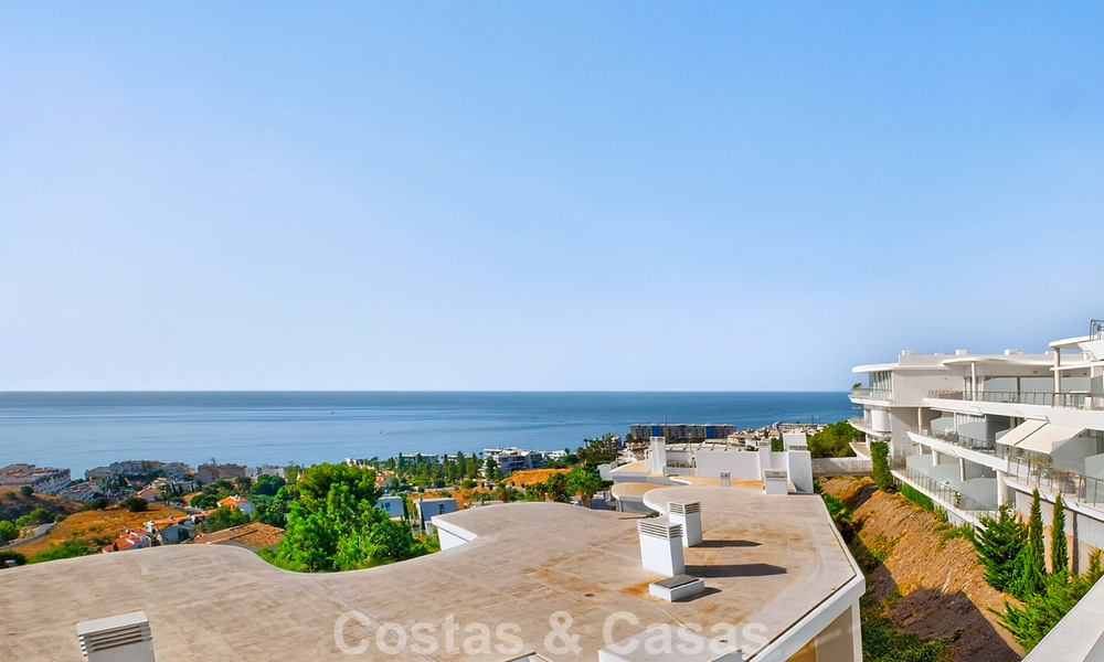 Élégant appartement d’angle avec vue imprenable sur la mer à vendre à El Higuerón, Fuengirola, Costa del Sol 807550