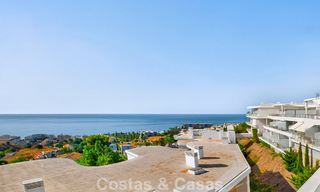 Élégant appartement d’angle avec vue imprenable sur la mer à vendre à El Higuerón, Fuengirola, Costa del Sol 807550 