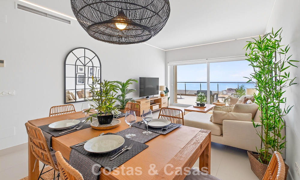 Élégant appartement d’angle avec vue imprenable sur la mer à vendre à El Higuerón, Fuengirola, Costa del Sol 807554