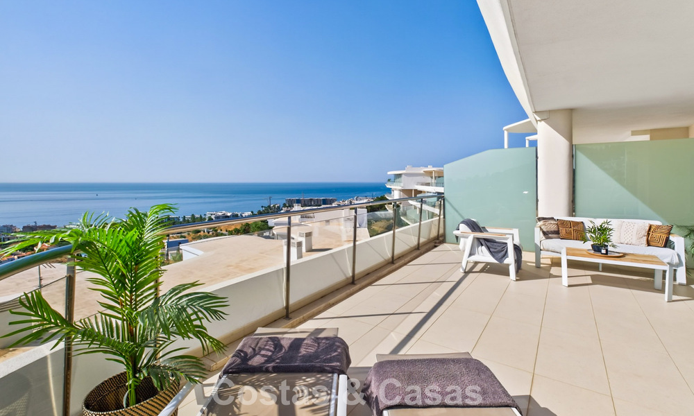 Élégant appartement d’angle avec vue imprenable sur la mer à vendre à El Higuerón, Fuengirola, Costa del Sol 807556
