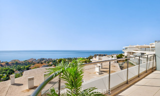 Élégant appartement d’angle avec vue imprenable sur la mer à vendre à El Higuerón, Fuengirola, Costa del Sol 807557 