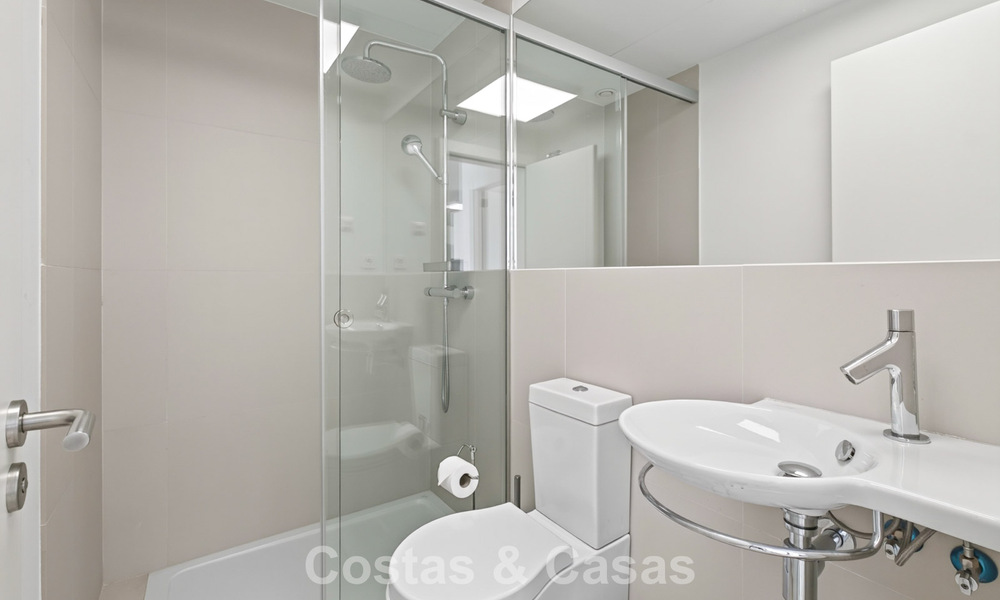 Élégant appartement d’angle avec vue imprenable sur la mer à vendre à El Higuerón, Fuengirola, Costa del Sol 807560