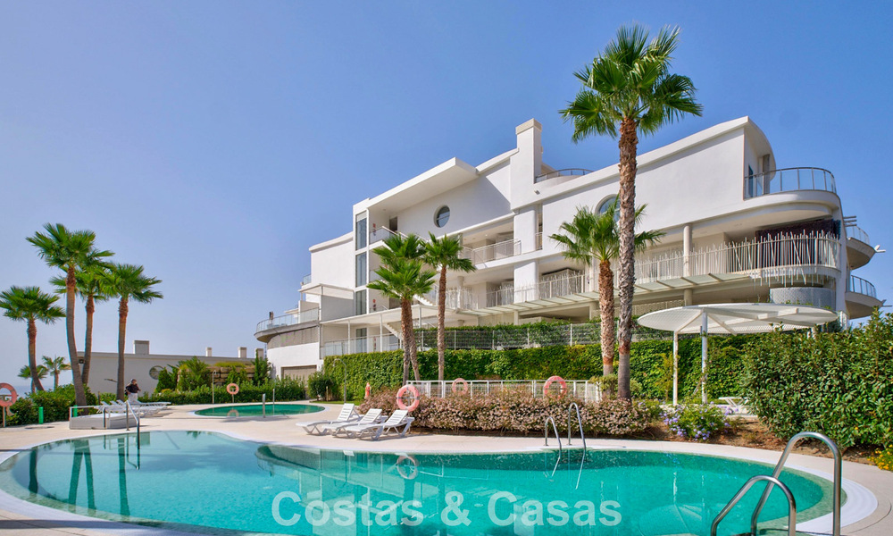 Élégant appartement d’angle avec vue imprenable sur la mer à vendre à El Higuerón, Fuengirola, Costa del Sol 807566