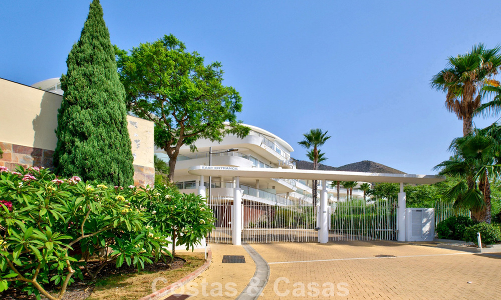 Élégant appartement d’angle avec vue imprenable sur la mer à vendre à El Higuerón, Fuengirola, Costa del Sol 807568