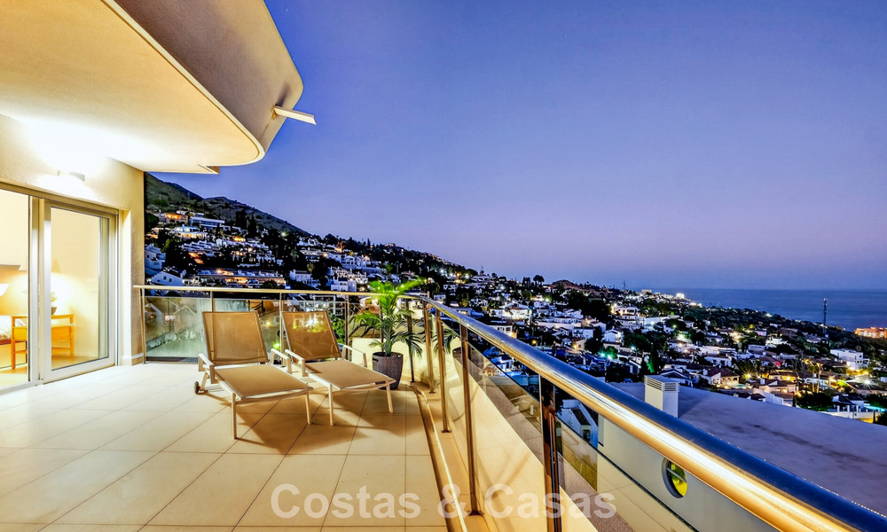 Élégant appartement d’angle avec vue imprenable sur la mer à vendre à El Higuerón, Fuengirola, Costa del Sol 807571
