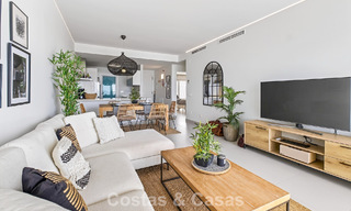 Élégant appartement d’angle avec vue imprenable sur la mer à vendre à El Higuerón, Fuengirola, Costa del Sol 807572 