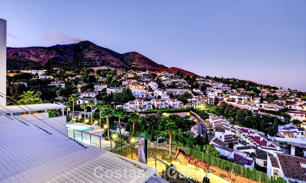Élégant appartement d’angle avec vue imprenable sur la mer à vendre à El Higuerón, Fuengirola, Costa del Sol 807577