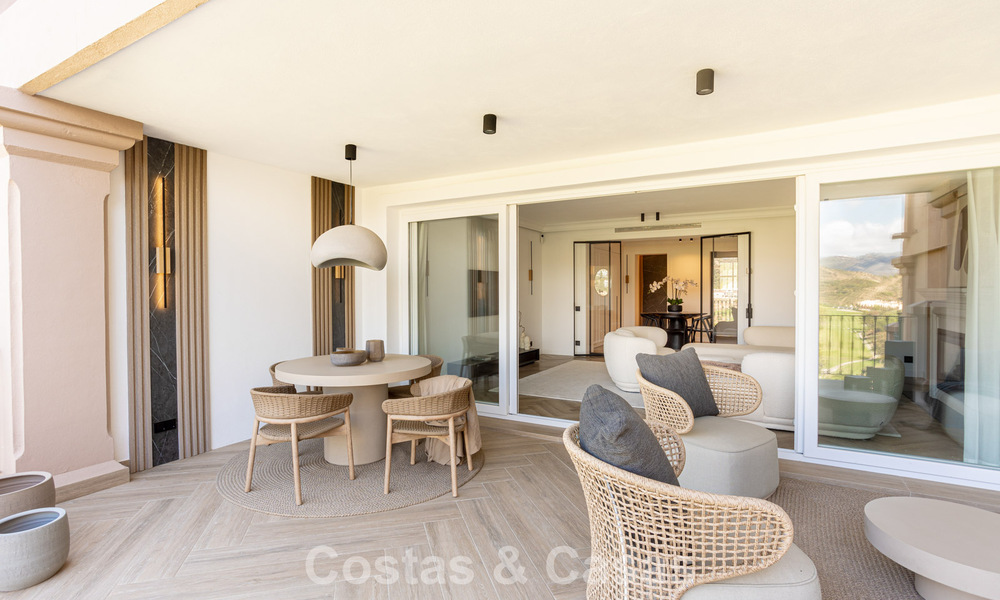 Maison de ville modernisée avec vue panoramique à vendre dans les collines de Marbella - Benahavís 807615