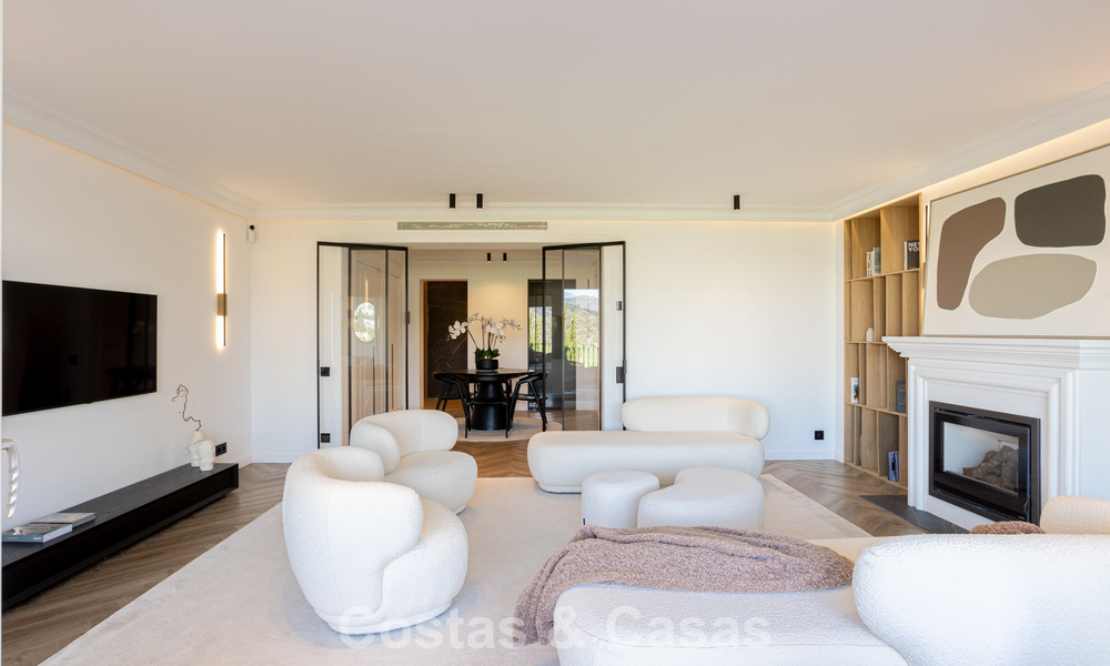 Maison de ville modernisée avec vue panoramique à vendre dans les collines de Marbella - Benahavís 807622