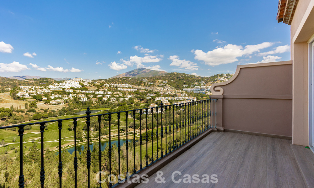 Maison de ville modernisée avec vue panoramique à vendre dans les collines de Marbella - Benahavís 807635