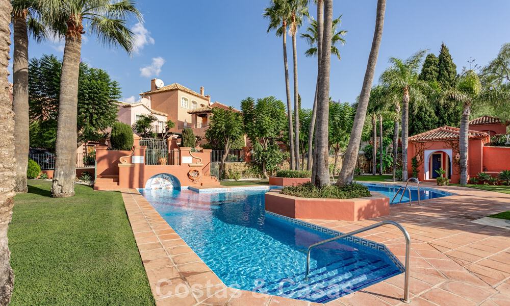 Maison de ville modernisée avec vue panoramique à vendre dans les collines de Marbella - Benahavís 807637
