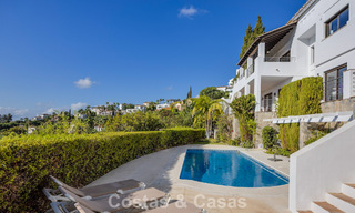 Villa méditerranéenne avec superbes vues sur le golf et la mer à vendre à Los Arqueros, Marbella - Benahavís 807775 